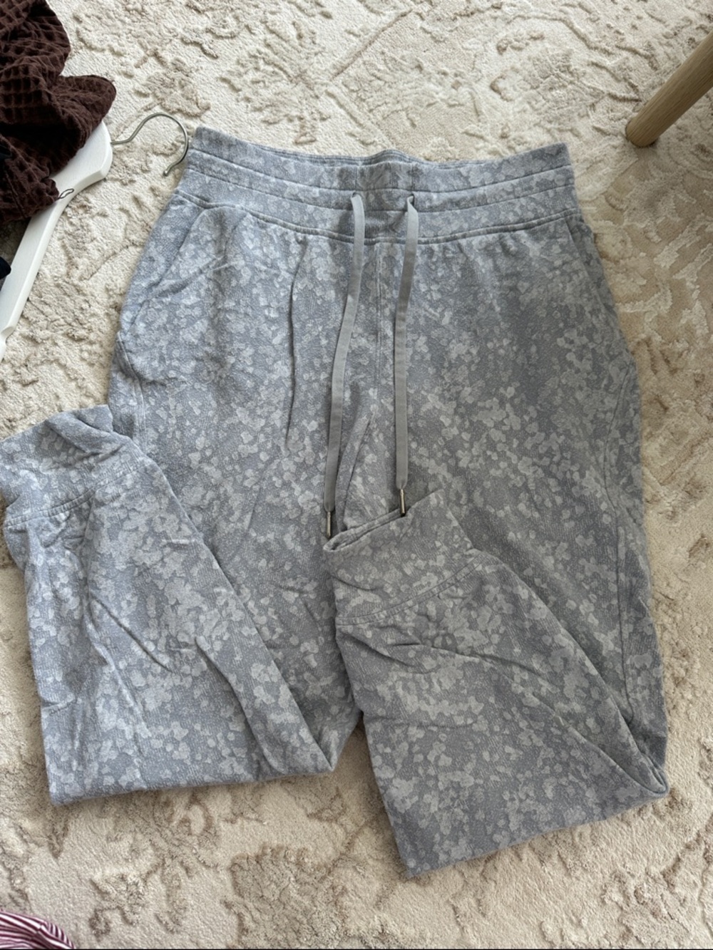 lululemon athletica Light Gray Speckled Drawstring Joggers
